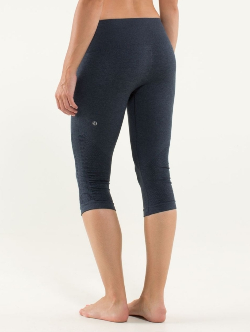 Lululemon In The Flow Crop II - Picture 10 of 10
